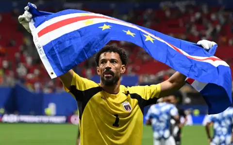 El portero, que milita en la Segunda Divisi�n del f�tbol portugu�s, fue el h�roe en el empate frente a Espa�a.