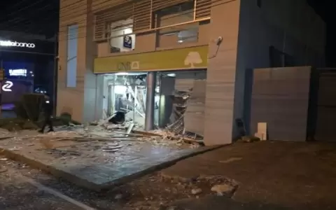 Golpe simult�neo a bancos y casas de cambio en Alto Paran�.