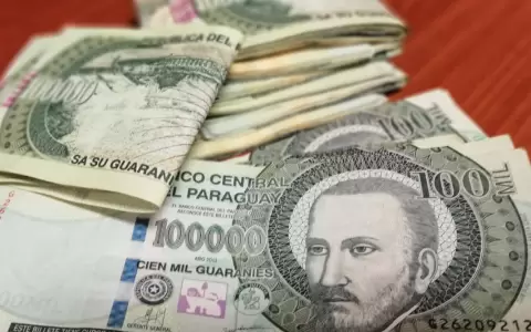 Guaran�es, dinero en efectivo.