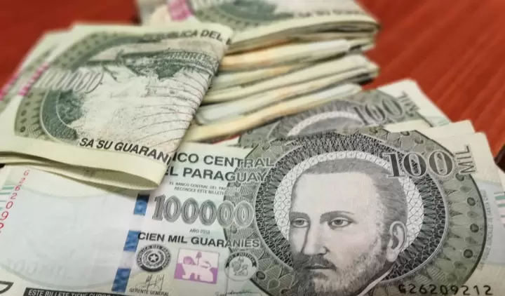 Guaran�es, dinero en efectivo.
