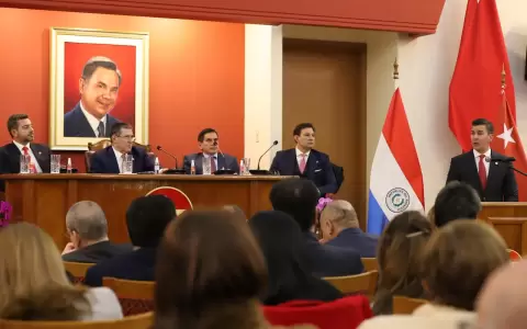 Santiago Pe�a en la ANR.