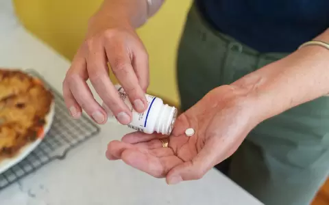 Medicamento que suprime el estr�geno para reducir el riesgo de que su c�ncer reaparezca.