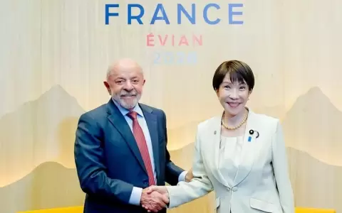 Lula da Silva junto a la primera ministra es Sanae Takaichi.