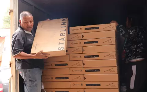 Sat�lites de Starlink para escuelas rurales paraguayas.