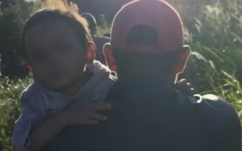 El peque�o Mathias y su padre.