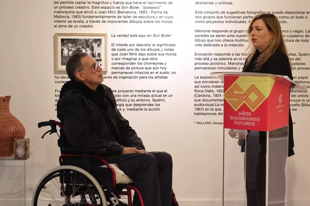 F�lix Toranzos y Laura Mesa, directora del CCE Asunci�n. Cortes�a