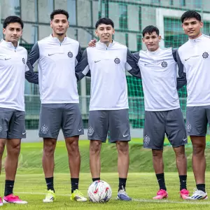 Olimpia repatria a cinco futbolistas tras el cierre de sus pr�stamos