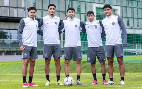 Olimpia repatria a cinco futbolistas tras el cierre de sus pr�stamos