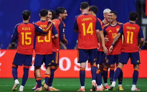 Espa�a golea a Arabia Saudita y despeja las dudas del debut
