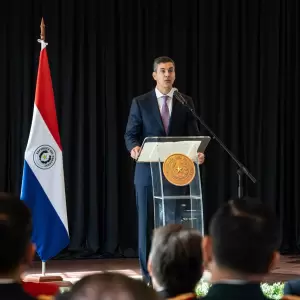 Pe�a defiende suba del salario m�nimo y propone revisar el sistema de reajuste