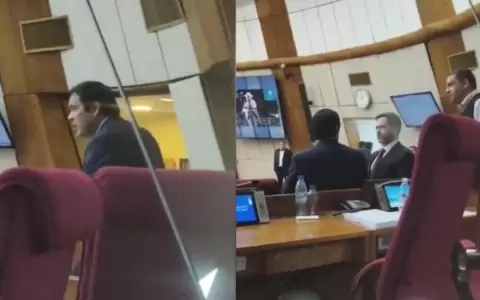 Momento en que el diputado se not� obuscado ayer al t�rmino de la sesi�n.