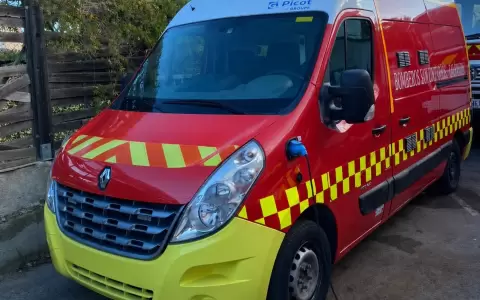 La organizaci�n francesa SPAI - Sapeurs-Pompiers d'Actions Internationales don� una ambulancia al Cuerpo de Bomberos Voluntarios de Ypan�.