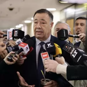 Plantean emitir bonos por USD 300 millones para financiar compra de medicamentos en el IPS