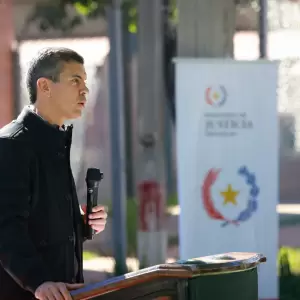 Peña ante baja de combustibles en otros emblemas: "Petropar tiene el precio más barato del mercado"