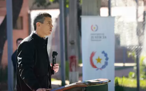 Santiago Pe�a, presidente.