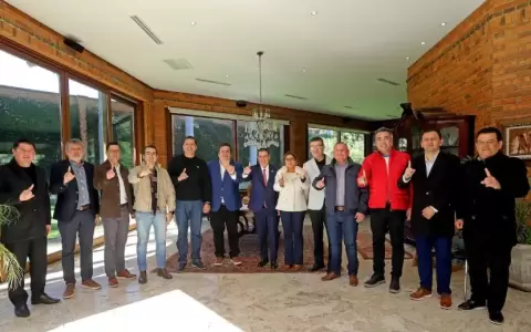 Horacio Cartes con gobernadores en su residencia.
