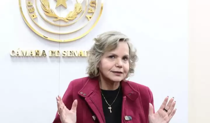 Lilian Samaniego, senadora.
