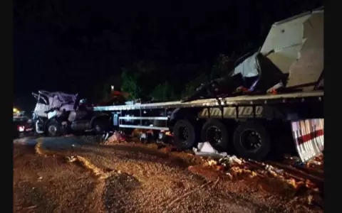 Ambos veh�culos colisionaron de manera frontal por causas que todav�a no fueron determinadas.