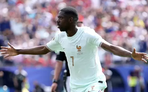 Ousmane Demb�l� fue la gran figura en la victoria de Francia que sirvi� para clasificar como l�der de su grupo.