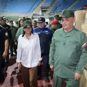 Los equipos de rescate han localizado a 33 supervivientes con signos vitales bajo los escombros en Venezuela