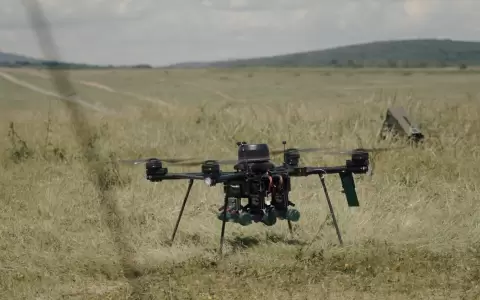 Un dron ensaya el vuelo en el centro de entranamiento militar de Lest (Eslovaquia) en unos ejercicios de la OTAN.