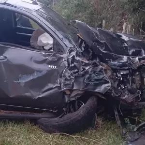 Accidente fatal en Villarrica: violento choque entre una camioneta y un camión dejó un fallecido