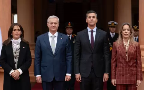 El presidente de Chile, Jos� Antonio Kast junto a Santiago Pe�a en el Palacio de L�pez.
