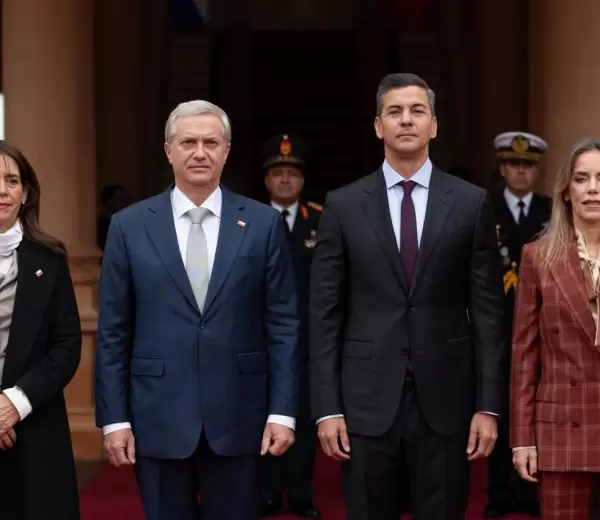 El presidente de Chile, Jos� Antonio Kast junto a Santiago Pe�a en el Palacio de L�pez.