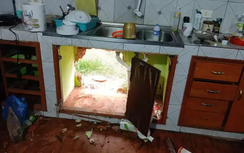 Abren un boquete en una vivienda en Guarambar�.