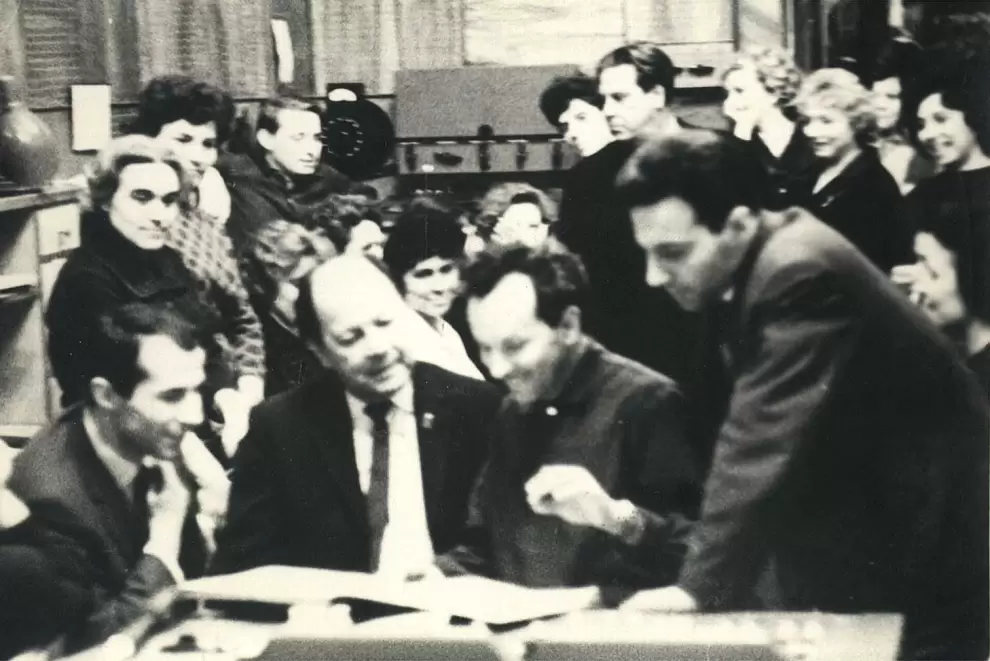 Jos� A. Flores con Yuri Aranovich y orquesta (Mosc�, 1969). Cortes�a