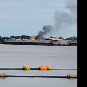 Prefectura confirma 4 fallecidos tras explosi�n de barcaza frente a la Costanera Sur