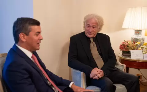 Peter Levine, presidente global Atome junto a Santiago Pe�a.