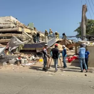 Aumentan a m�s de 3.300 los muertos por los terremotos en Venezuela