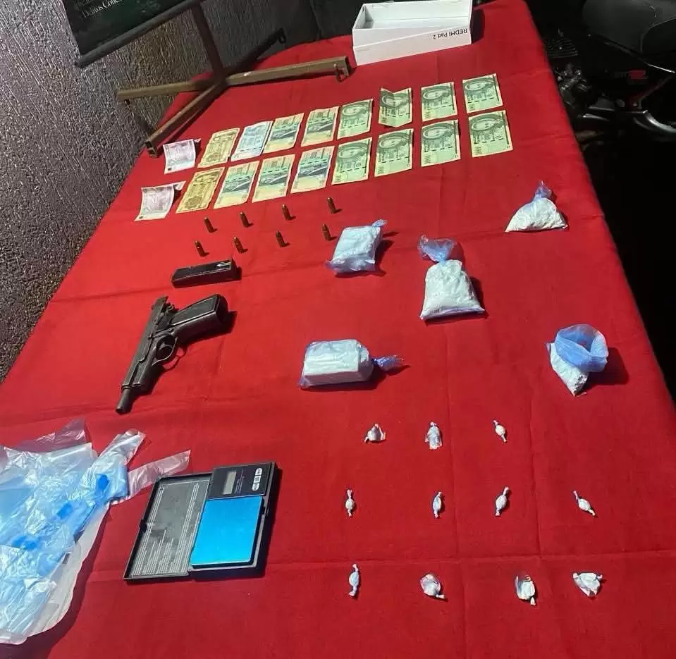 Coca�na- droga incautada durante el operativo de la Senad.