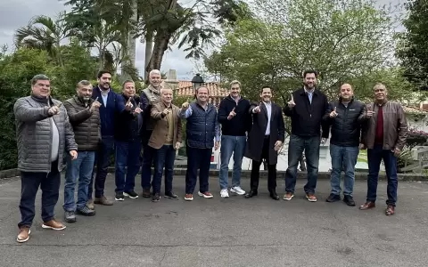 Colorados reunidos con Mario Abdo Ben�tez de cara a las elecciones municipales.