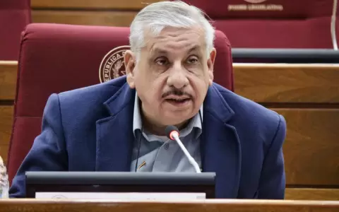 Presidente de IPS, Isa�as Fretes en el Congreso.