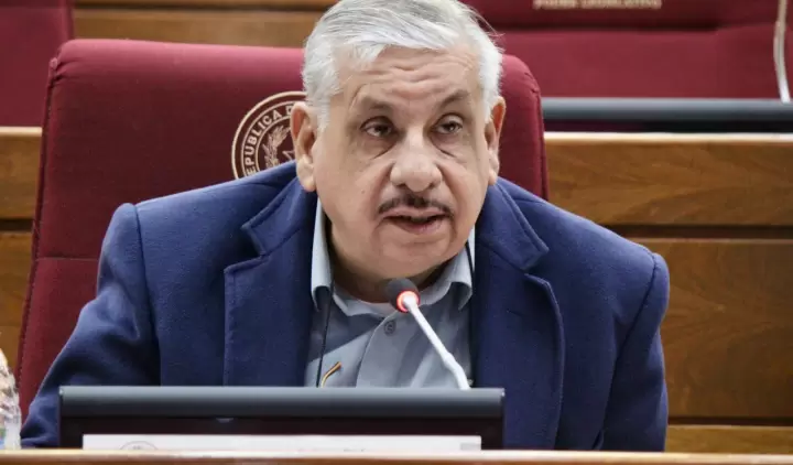 Presidente de IPS, Isa�as Fretes en el Congreso.