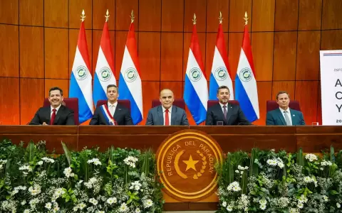 Autoridades de los tres poderes