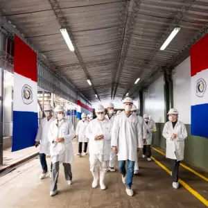 Pe�a, encabez� el acto de env�o del primer cargamento de carne aviar paraguaya con destino a Taiw�n.