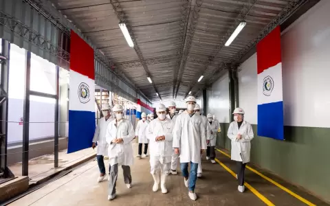 Pe�a, encabez� el acto de env�o del primer cargamento de carne aviar paraguaya con destino a Taiw�n.