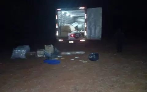 Delincuentes interceptaron en la madrugada de este jueves un cami�n de la empresa Multienv�os sobre la Ruta PY06.