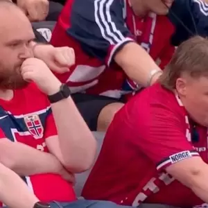 El hincha noruego que se viraliz� por negarse a la celebraci�n vikinga: "No voy a remar"
