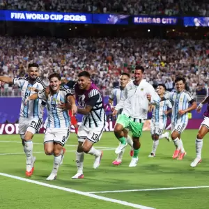 Argentina consigue una sufrida victoria en tiempo suplementario y volver� a encontrarse con Inglaterra