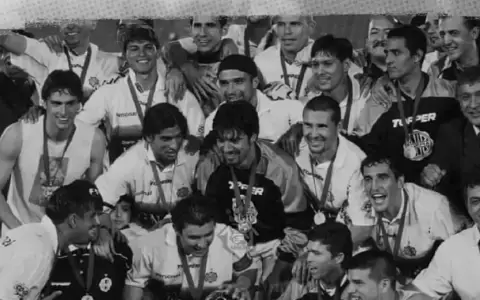 Cuando Olimpia se consagr� campe�n en Los �ngeles