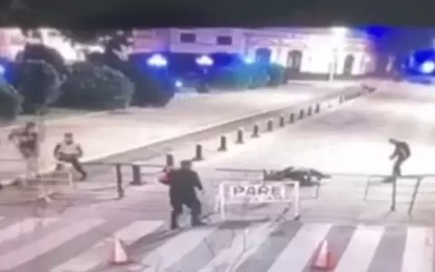 Momento despu�s de que cae el militar tras dispararse.