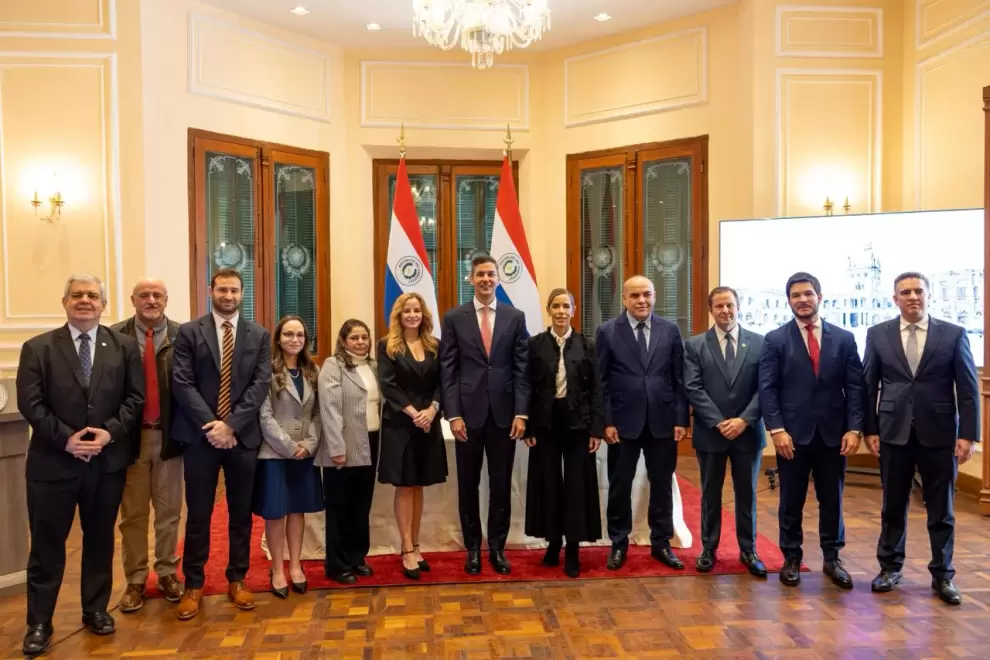 Peña y autoridades nacionales.