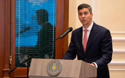 Santiago Pe�a, presidente.
