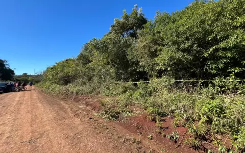 El cuerpo fue hallado en esta zona boscosa del barrio Chaip�, en Encarnaci�n.