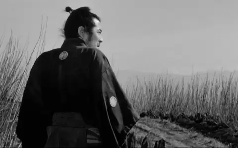 Escena de "Yojimbo" (1961), del director Akira Kurosawa.