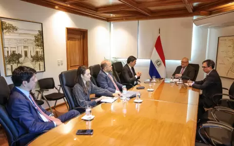Reuni�n ministro con representantes del Banco Ita�.